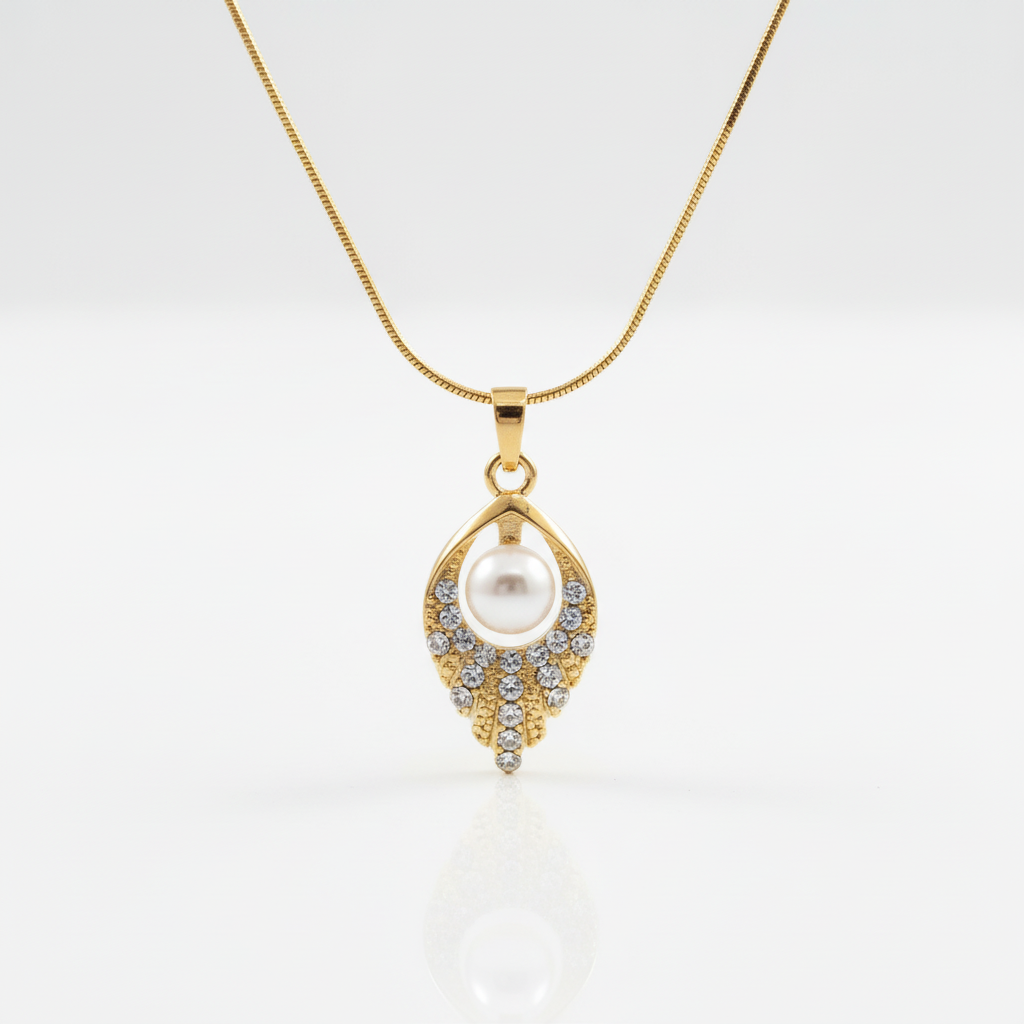 Amor Pearl Gold Necklace clean product shot